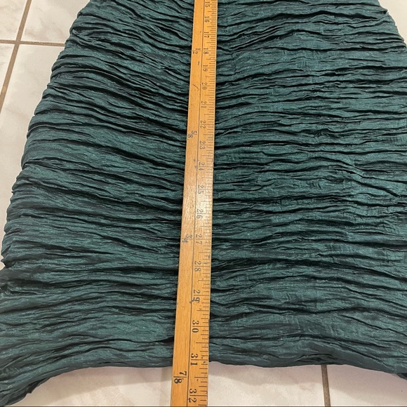 Le chateau teal green semi formal dress. Ruffle bodycon midi dress. - Picture 12 of 12